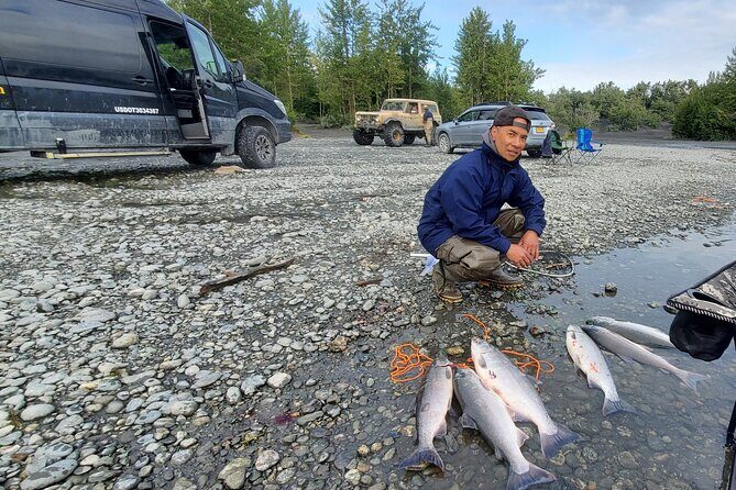 Alaskan Salmon 8-Hour Fishing Experience - Anchorage pickup and an 8-hour plan built around the river