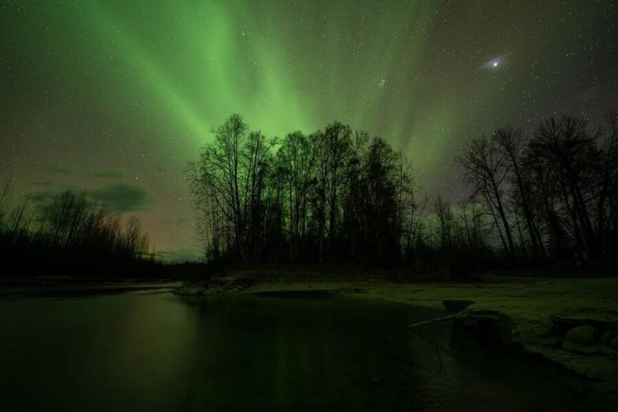 Anchorage: Aurora Borealis Northern Lights Photography Tour - The Science Lesson: Why the Aurora Looks the Way It Does