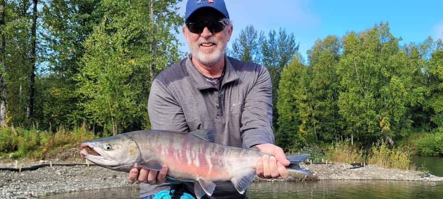 Anchorage: Full-day guided salmon fishing with Hotel Pickup - Key things that make this trip work
