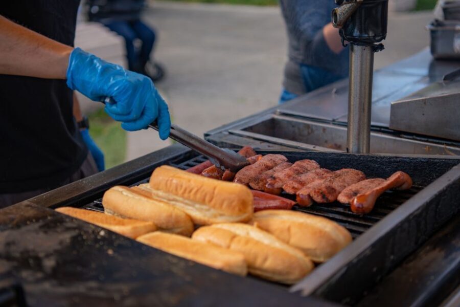 Anchorage: Guided Food and Sightseeing Tour by Van - Price and value: is $180 for a 4.5-hour tour fair?