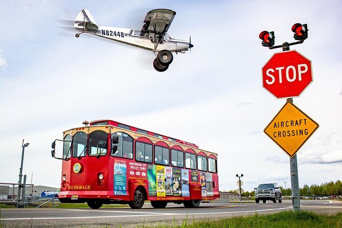Anchorage Trolley's Deluxe City Tour - Meeting at 545 W 4th Ave and the 90-minute rhythm