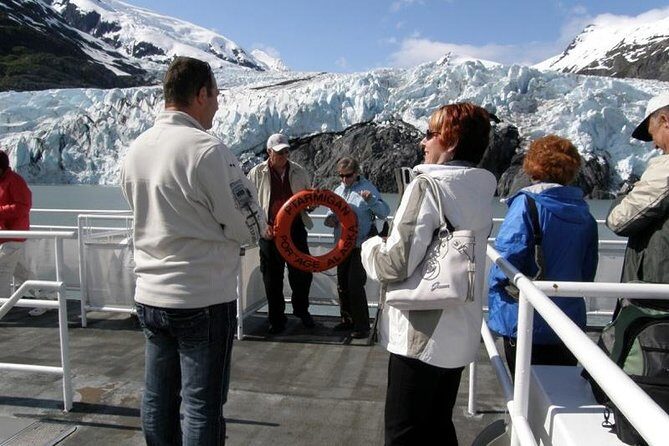 Glaciers and Wildlife: Super Scenic Day Tour from Anchorage - Portage Glacier lake cruise: the main event up close
