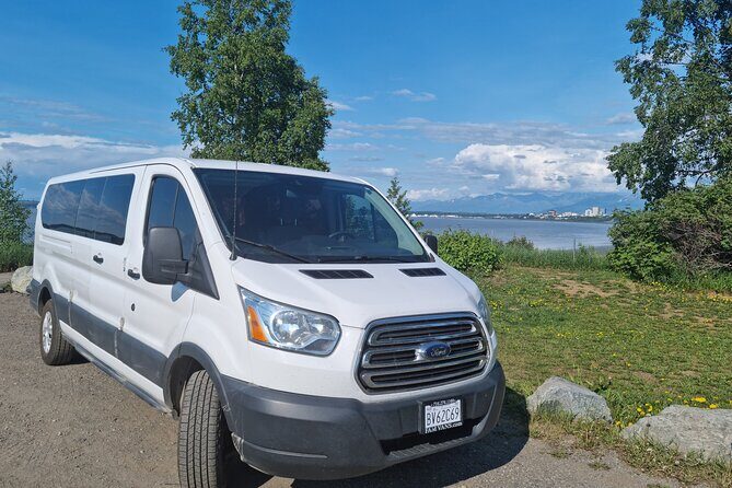 Private Half-Day Nature Tour from Anchorage - Alaska Wildlife Conservation Center: a focused hour with real animals