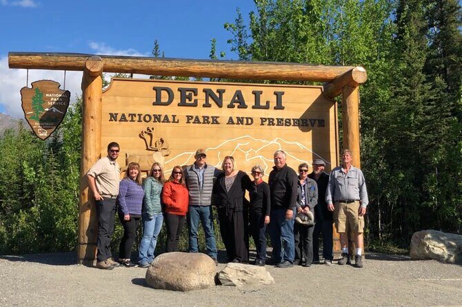Ultimate Alaskan Adventure: Ocean Wildlife to Interior Wilderness 9 Day/8 Nights - Homer Spit day: Sea Life Center plus coastal wildlife scanning