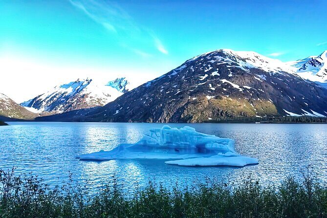 Ultimate Anchorage and Turnagain Arm Private Full Day Tour - The Roundhouse at Alyeska: mountain-top museum time